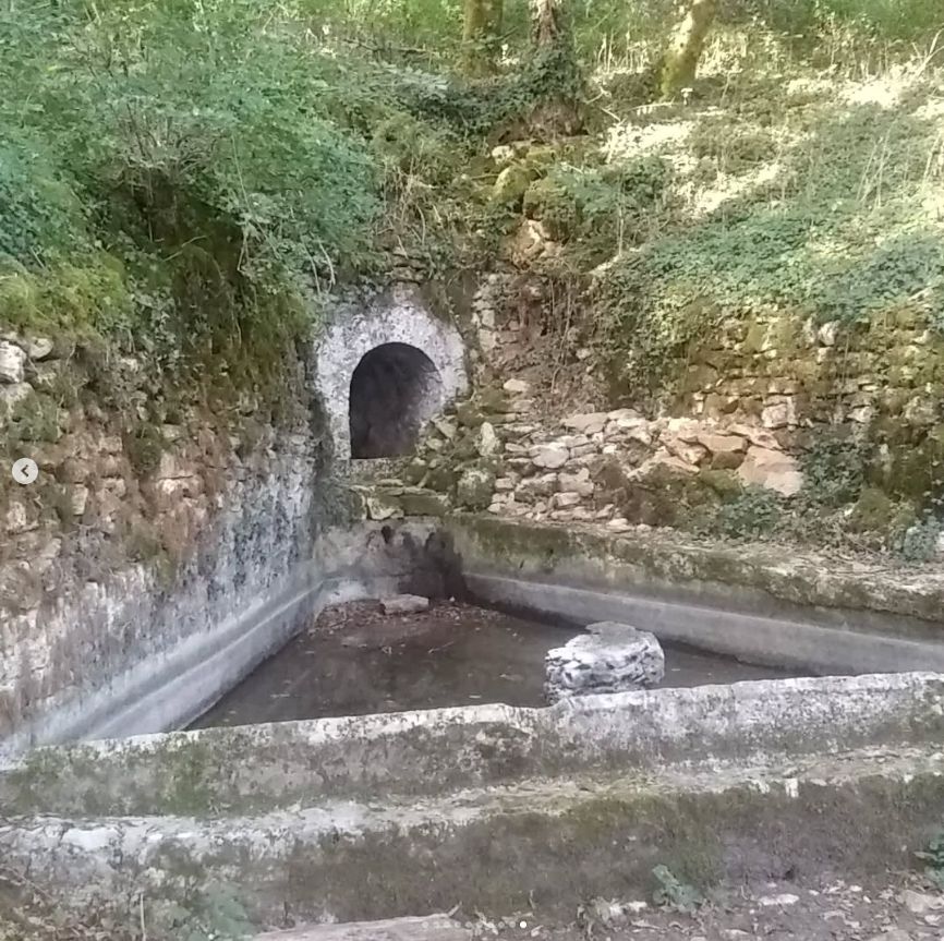 Restauration de la fontaine de Branty - SARRAZAC
