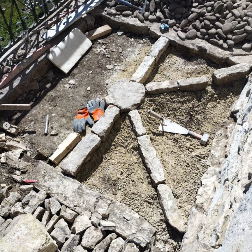 Restitution d'un pisé en galets de Dordogne avec raidisseurs calcaires